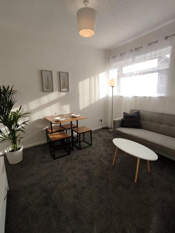1 Bedroom Apartment With Free Parking Weymouth Ngoại thất bức ảnh